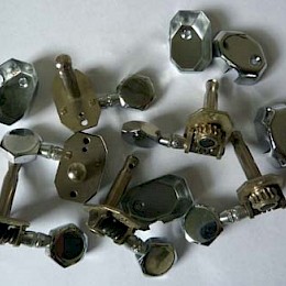 vintage 1960s guitar tuners made in Italy as used by Steelphon, Excelsior, Zerosette and others1