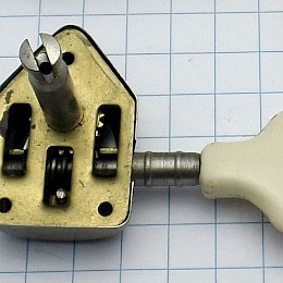 Van Ghent Van Gent model51 bass guitar tuner backside