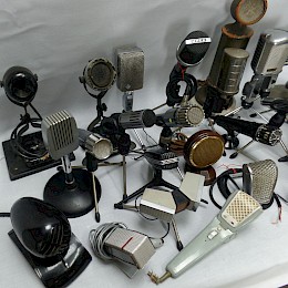 Lot of old vintage 40 -50 - 60s microphones! 3