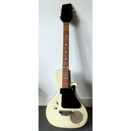 Early 1960s Meazzi Hollywood Transonic guitar 1